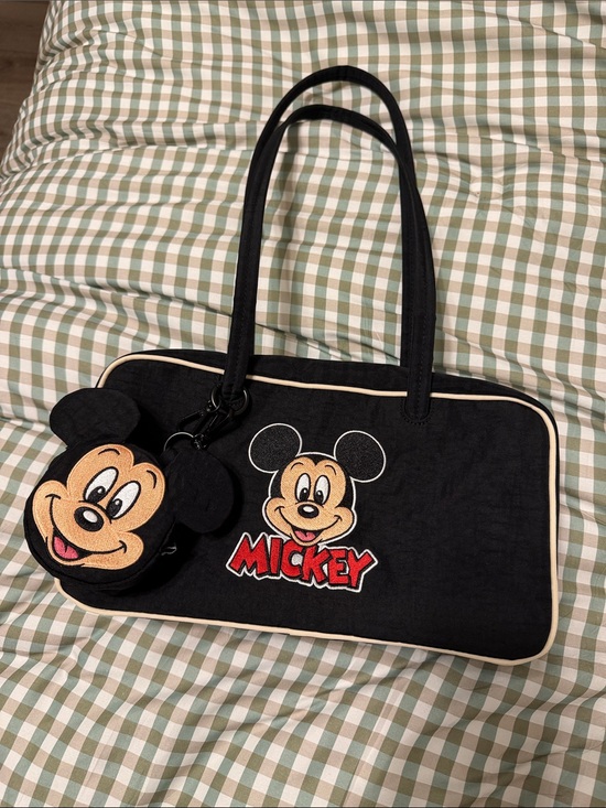BAGGU Handbags - BAGGU Black Mickey Shoulder Bag with Cream Trim and Red Logo